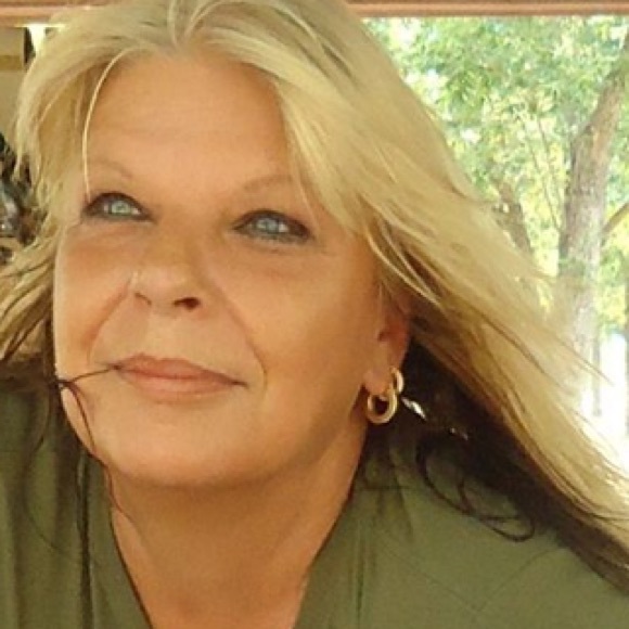 Meet your Posher, Bonnie - Picture 1 of 2